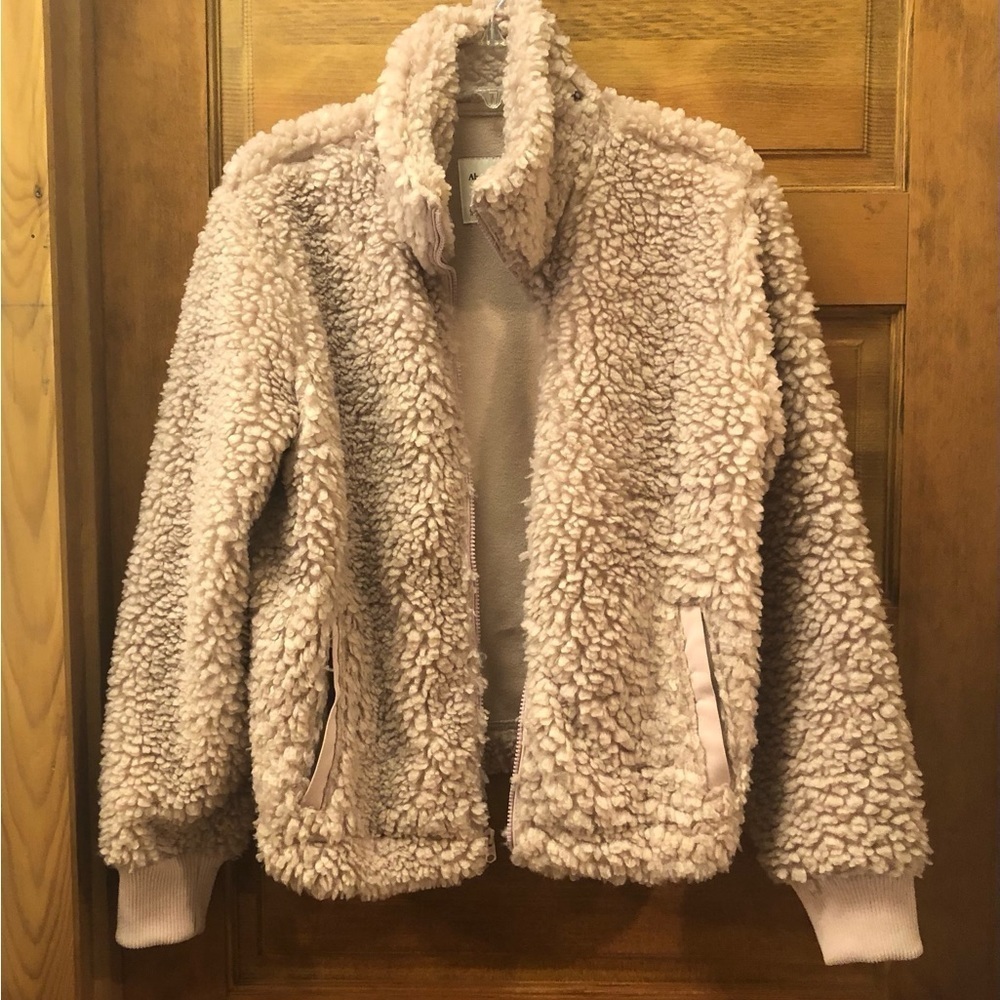 Abercrombie & Fitch / sherpa jacket missing hood/ soft pink / M